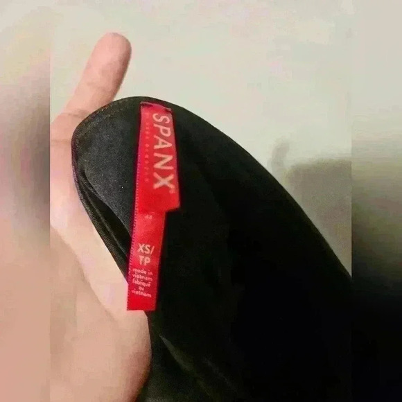 NWT SPANX Faux Leather Camo Leggings - Picture 5 of 5